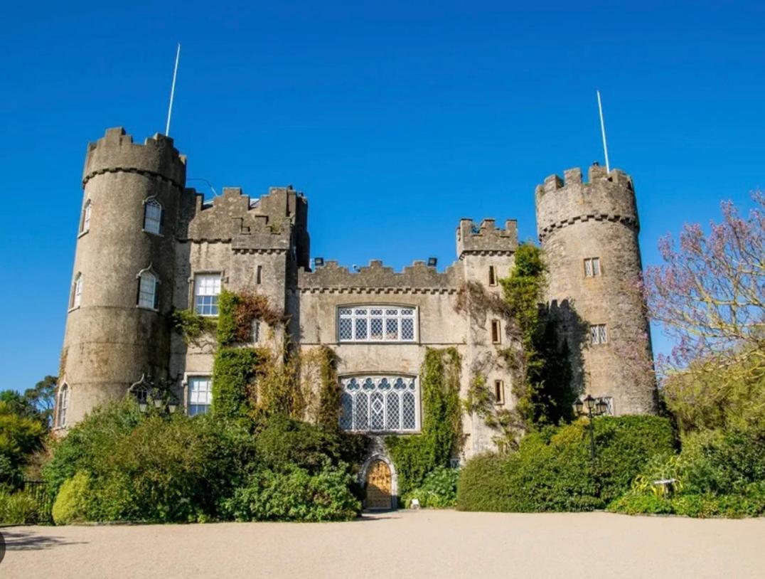 Malahide Guest Rooms Exteriör bild