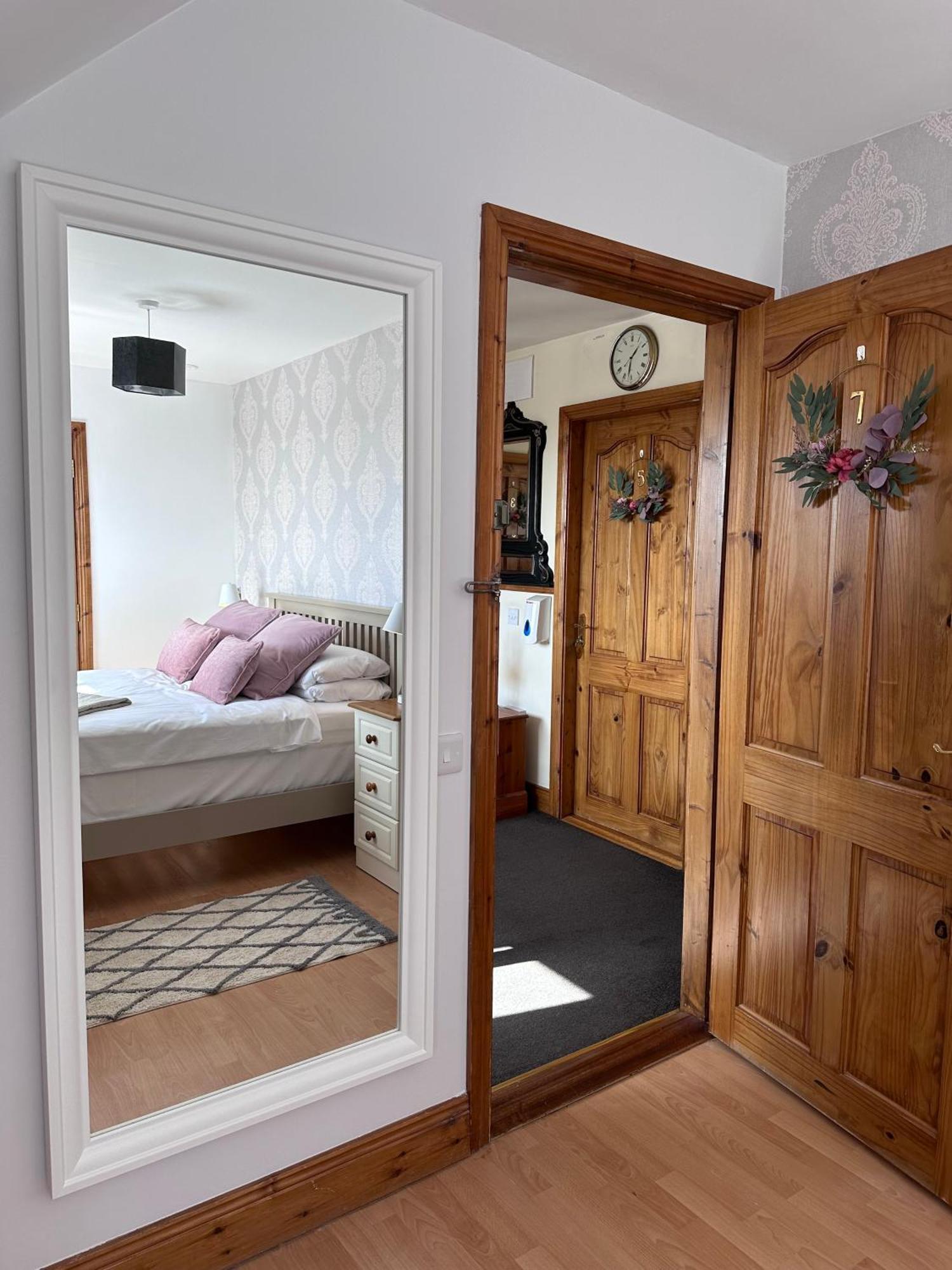 Malahide Guest Rooms Exteriör bild